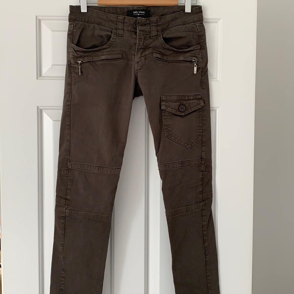 Super cute fitting sexy skinny cargo style jeans.